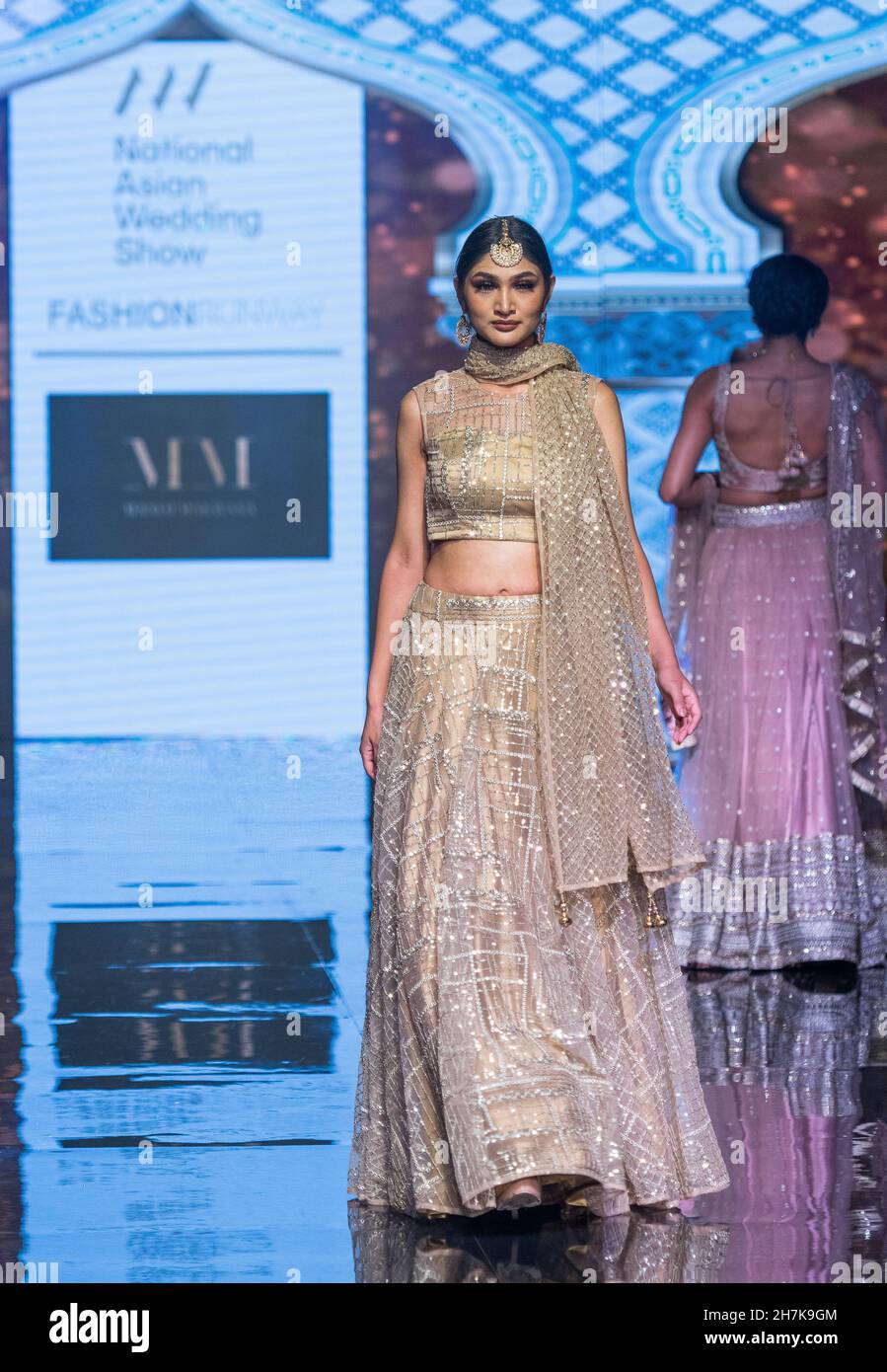 Nationale Asiatische Hochzeitsschau 2021 London - India Fashion Week 2021 London Stockfoto