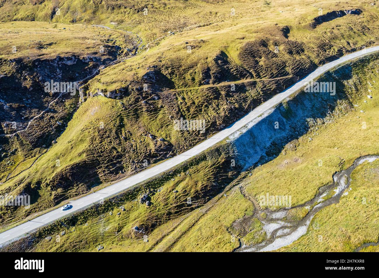 Straße auf dem Berg am Albula Pass, Graubünden, Schweiz Stockfoto
