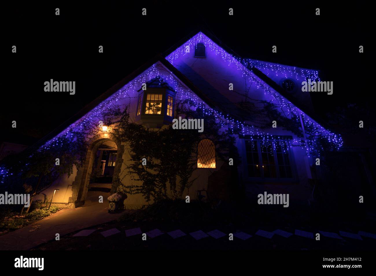 Weihnachten Nacht Lichter Dekoration Haus Stockfoto