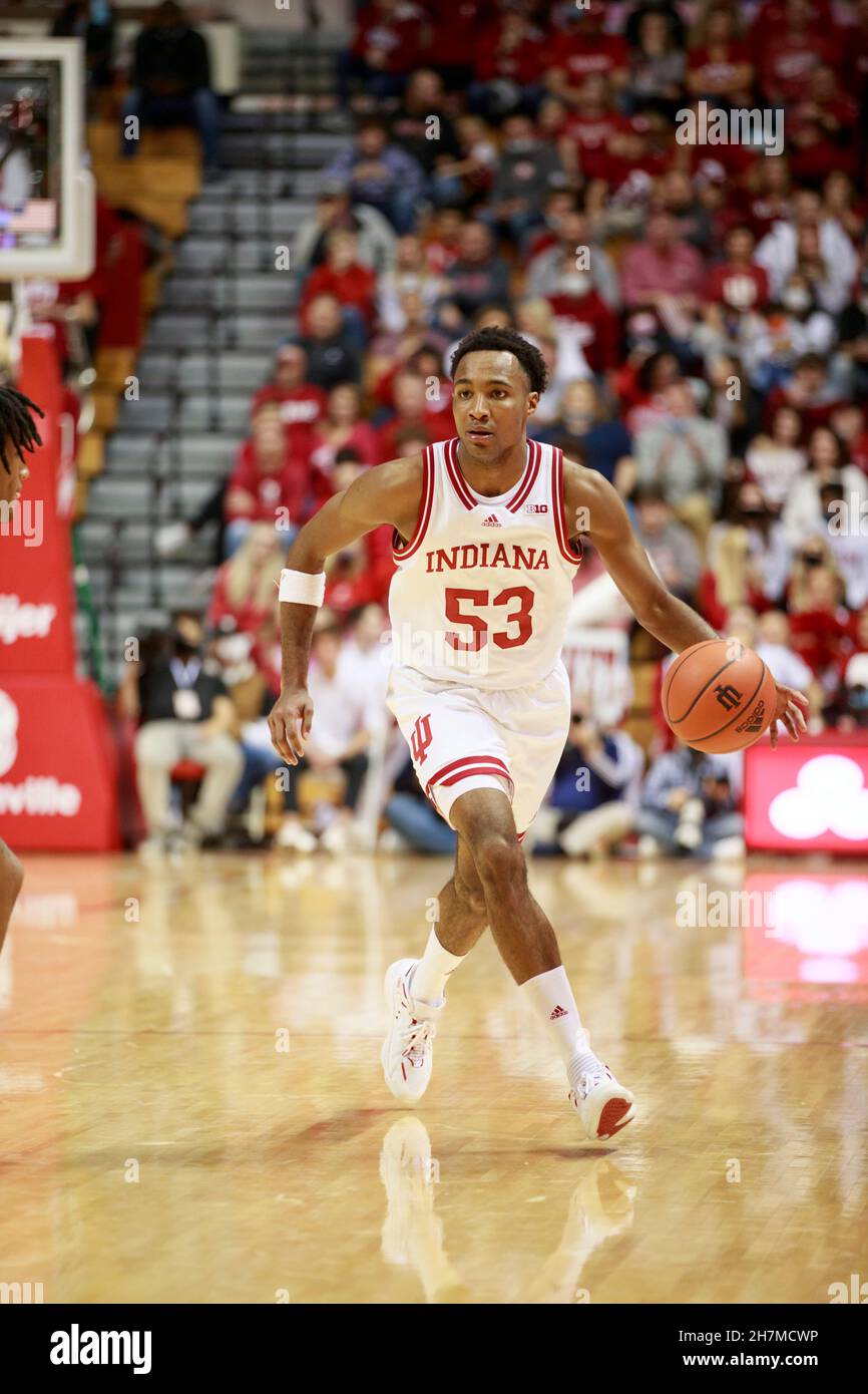 BLOOMINGTON, UNITED STATES - 2021/11/23: Indiana Hoosiers Wache Tamar Bates (53) spielt gegen Jackson State während eines NCAA Basketballspiels am 23. November 2021 in Bloomington, Ind. IU schlug Jackson State 70-35 Stockfoto