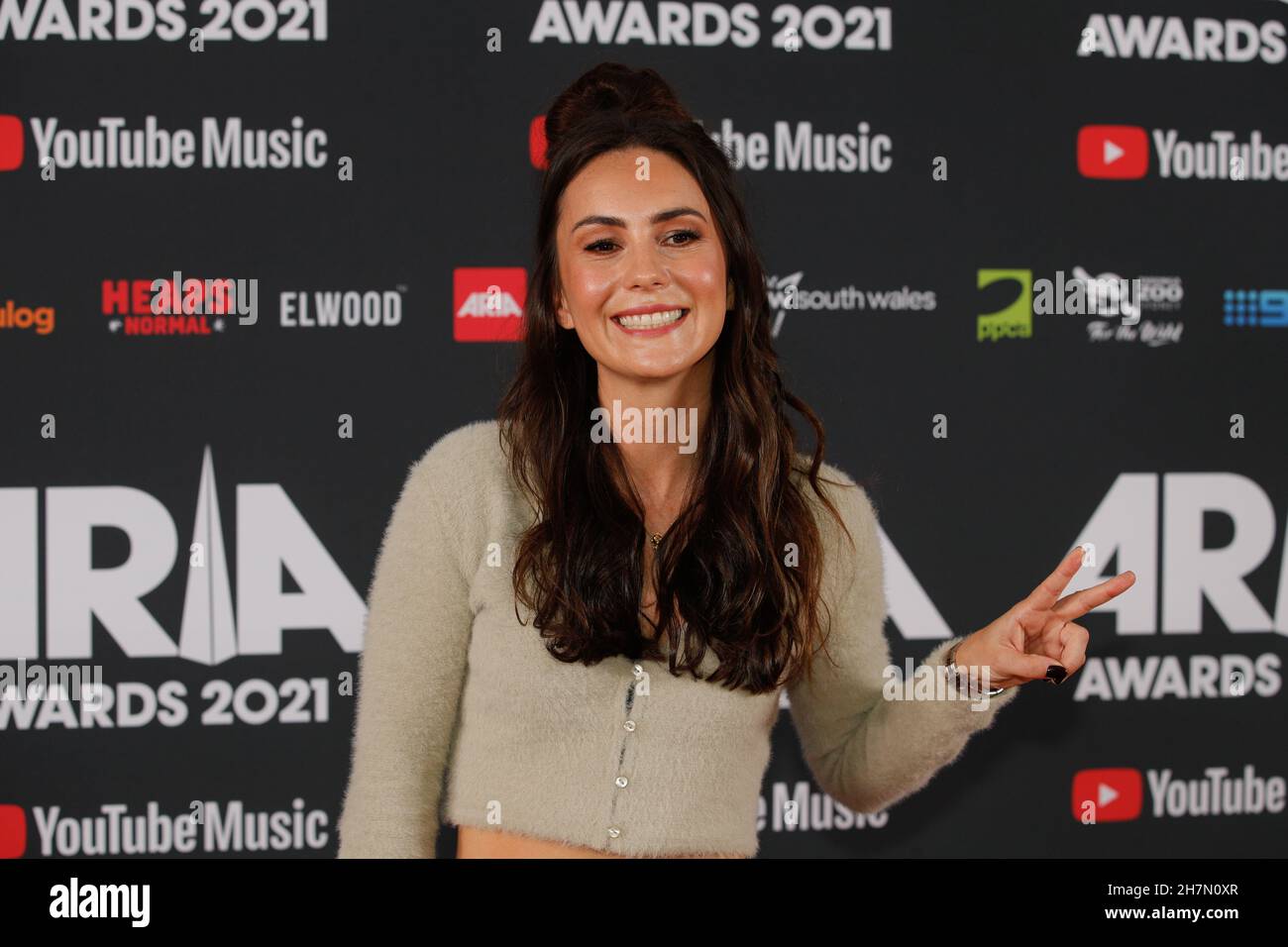 Sydney, Australien, 24. November 2021. Amy Shark ist bei den ARIA Awards 2021 für die ARIA Music Awards im Taronga Zoo in Sydney zu sehen. Quelle: Pete Dovgan/Speed Media/Alamy Live News Stockfoto