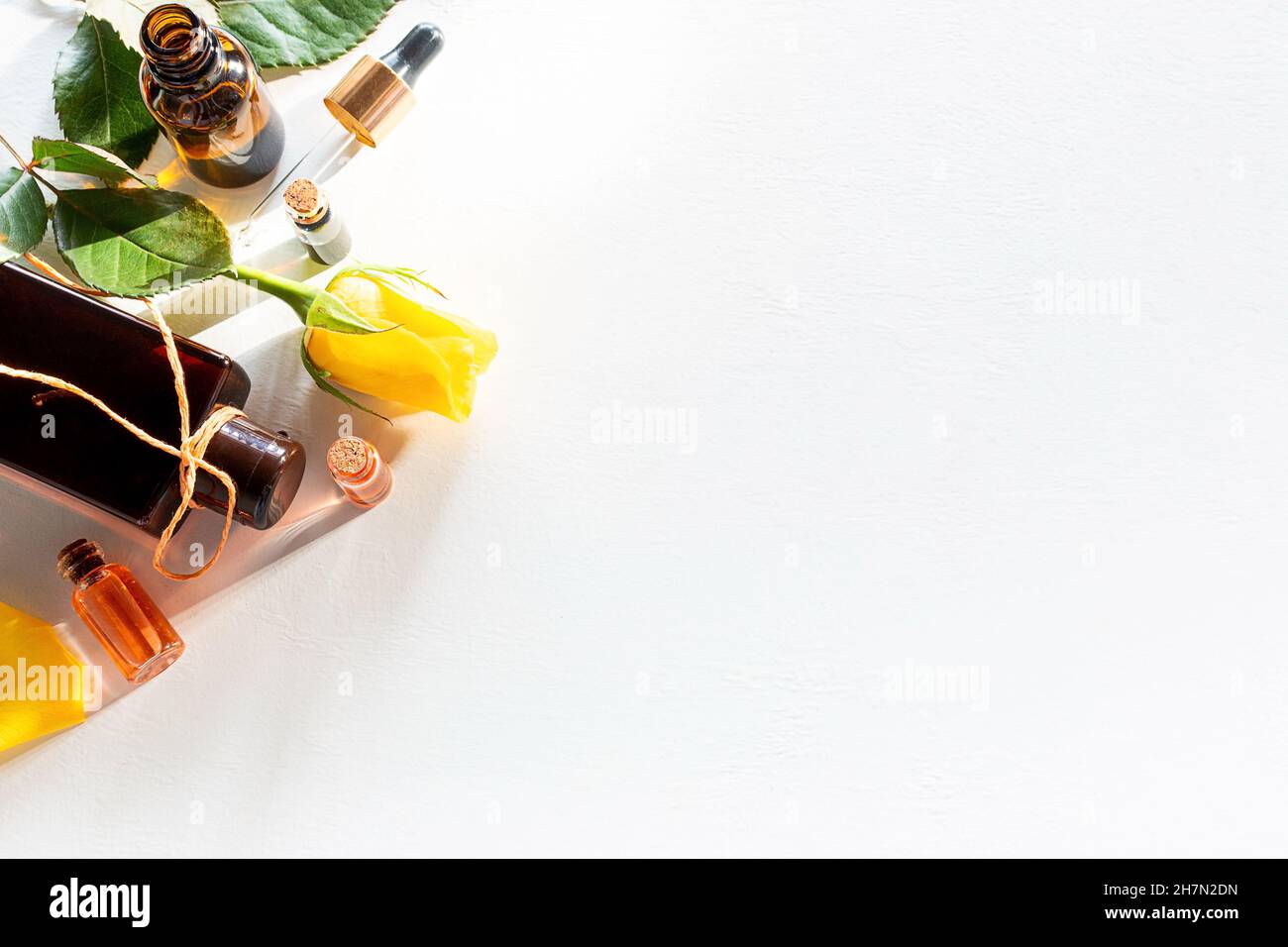 Natürliche hausgemachte Parfums und Kräutercremes Stockfoto