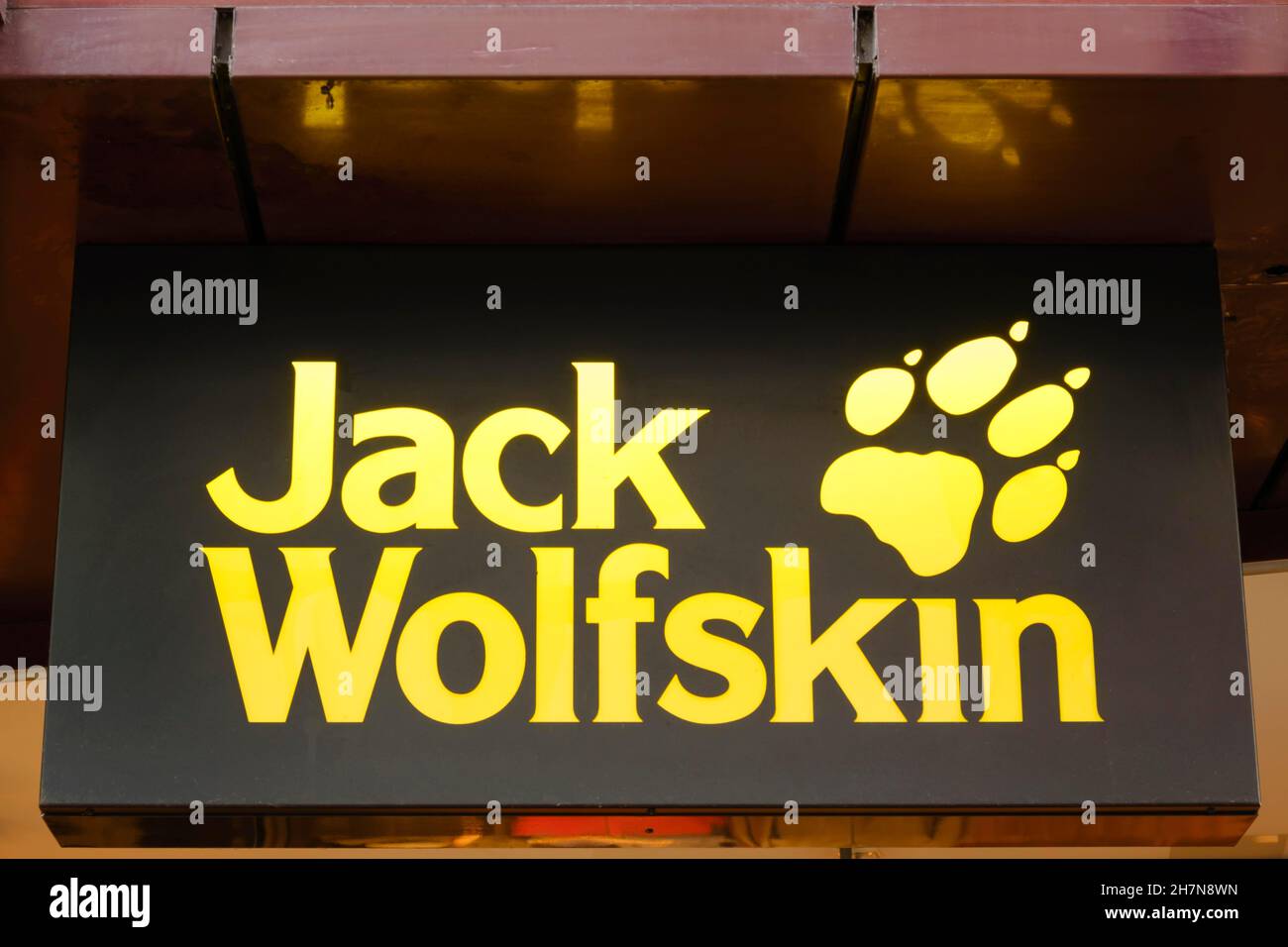 Jack Wolfskin Zeichen und Logo, Outdoor-Bekleidung, Dortmund, Nordrhein-Westfalen, Deutschland Stockfoto