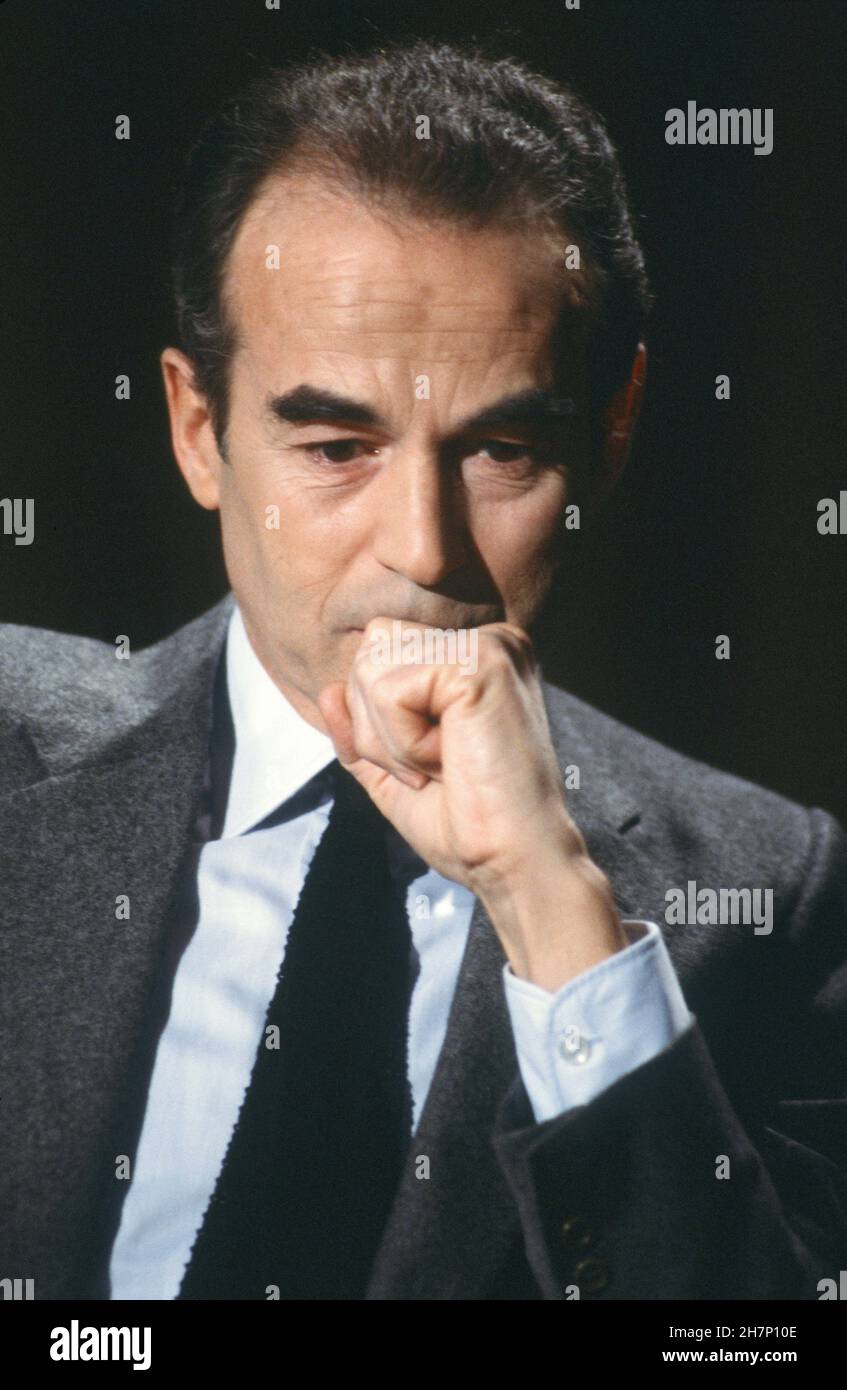 Robert Badinter, lud im Fernsehen ein, über seinen Kampf gegen die Todesstrafe zu sprechen. 1981 Stockfoto