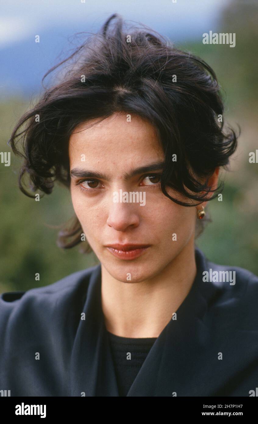 Laura Morante über das Set der französischen Serie 'Les jurés de l'ombre' unter der Regie von Paul Vecchiali. 1989 Stockfoto