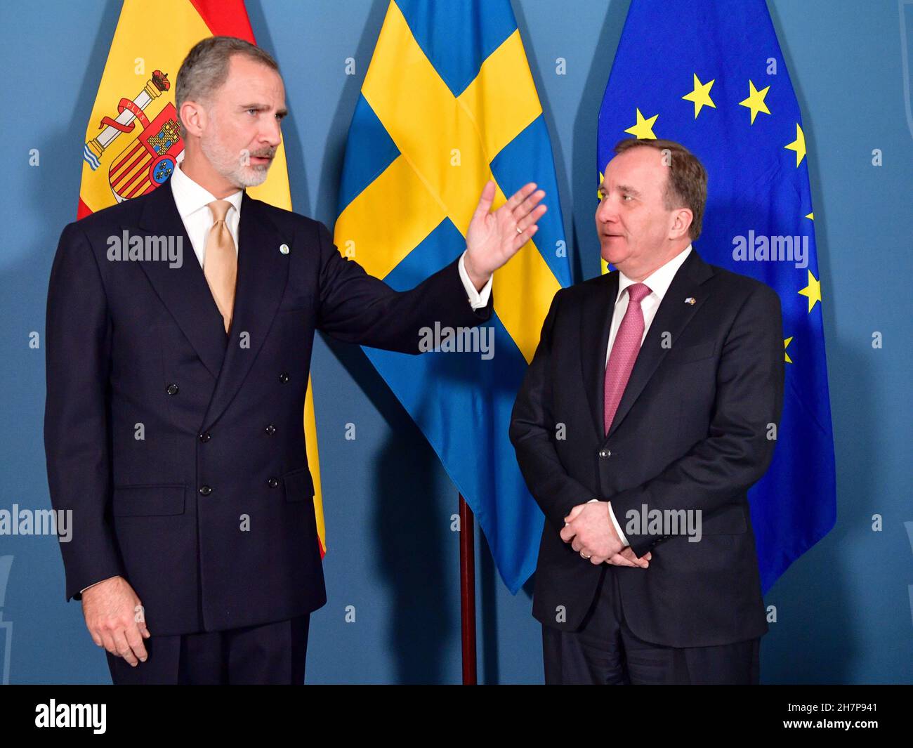 König Dr. felam und der ehemalige schwedische Premierminister Stefan Lofven in Stockholm, Schweden, 24. November 2021. Die spanischen Royals sind auf einem zweitägigen Staatsbesuch in Schweden. Foto: Jonas EkstrOmer / TT-Code 10030 Stockfoto