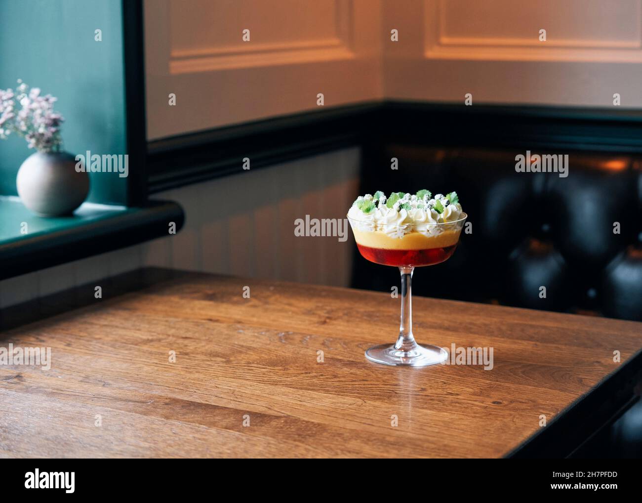 Erdbeertrifle. Stockfoto