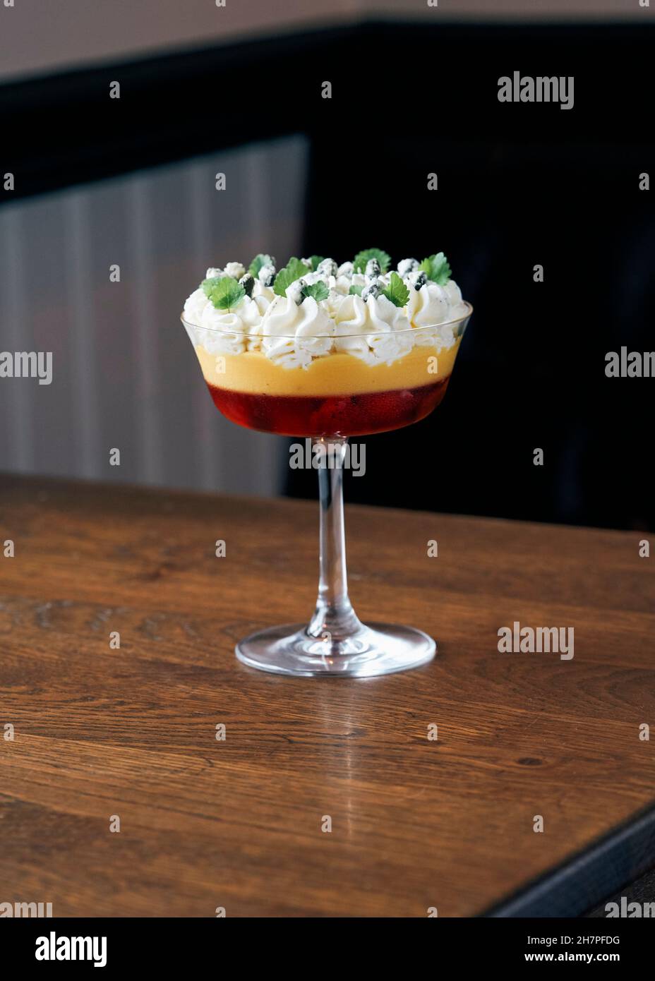 Erdbeertrifle. Stockfoto
