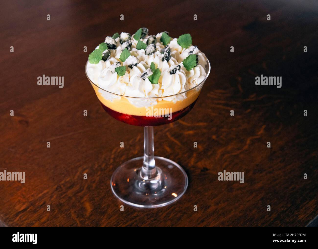 Erdbeertrifle. Stockfoto