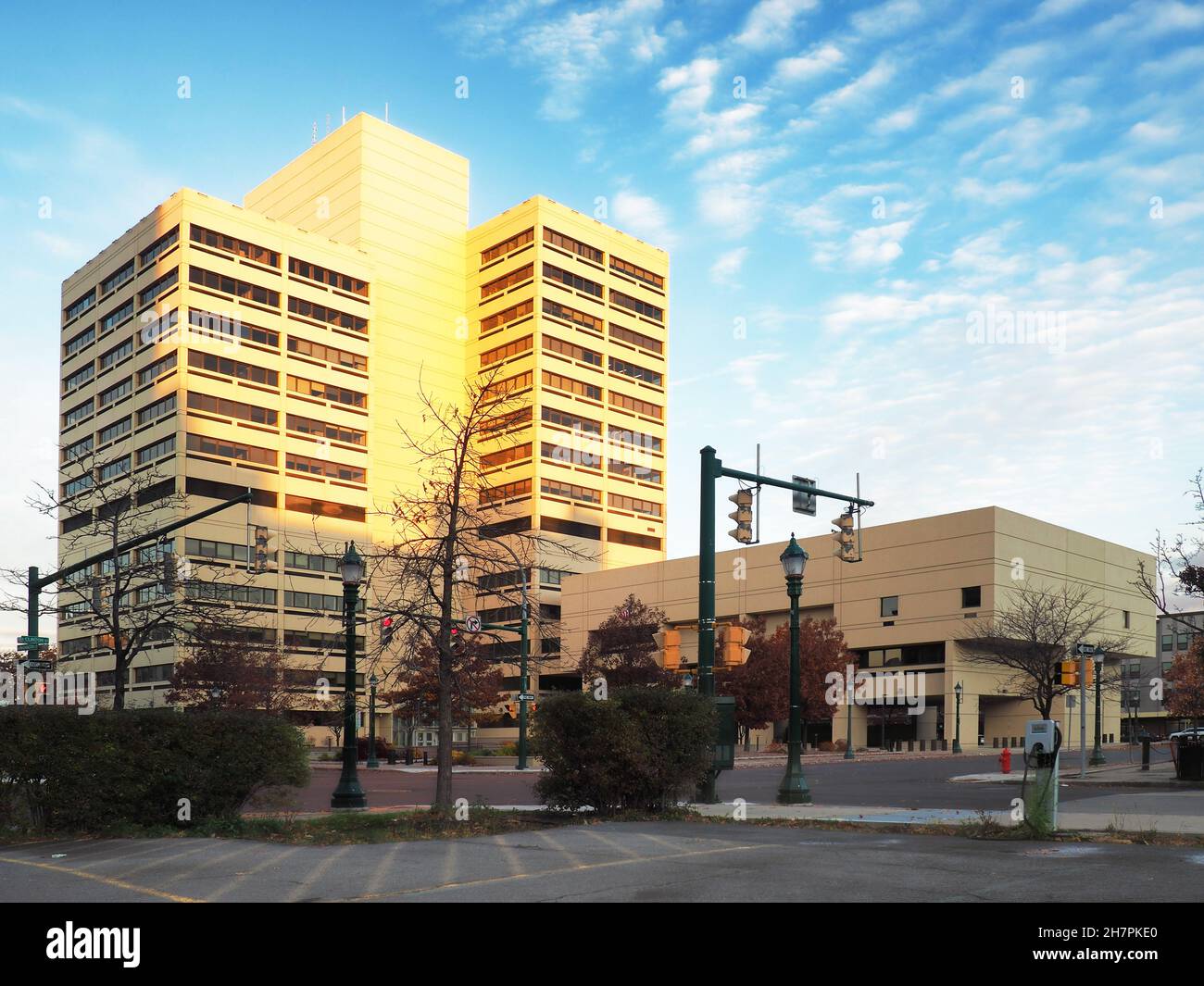 Syracuse, New York, USA. November20,2021. Blick auf das James M. Hanley Federal Building in der Innenstadt von Syracuse, NY Stockfoto