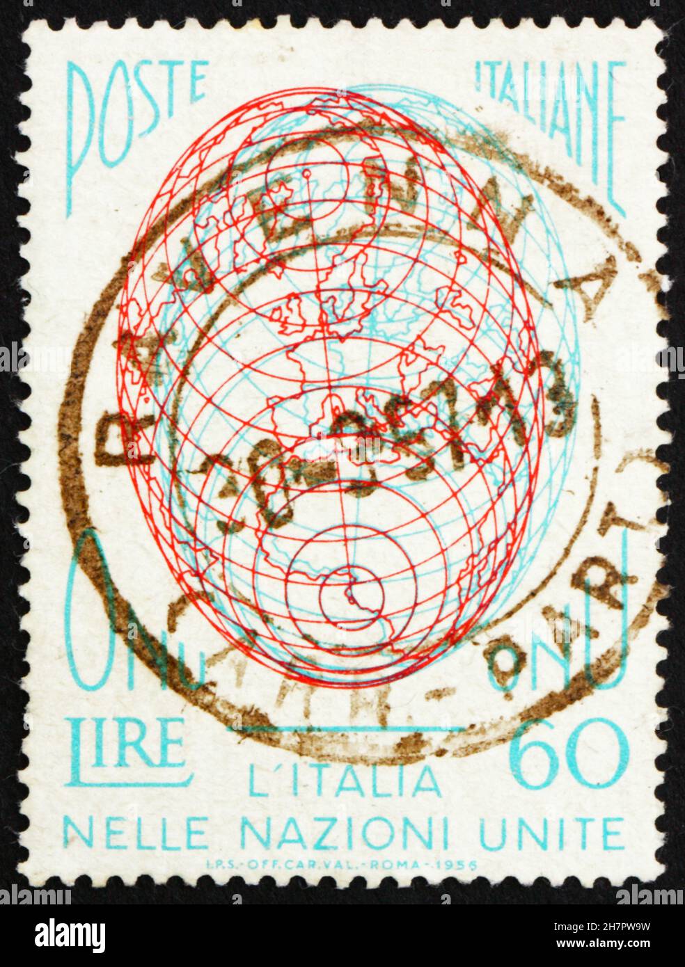 ITALIEN - UM 1956: Eine in Italien gedruckte Marke zeigt Globe, Italiens Aufnahme bei den Vereinten Nationen, um 1956 Stockfoto