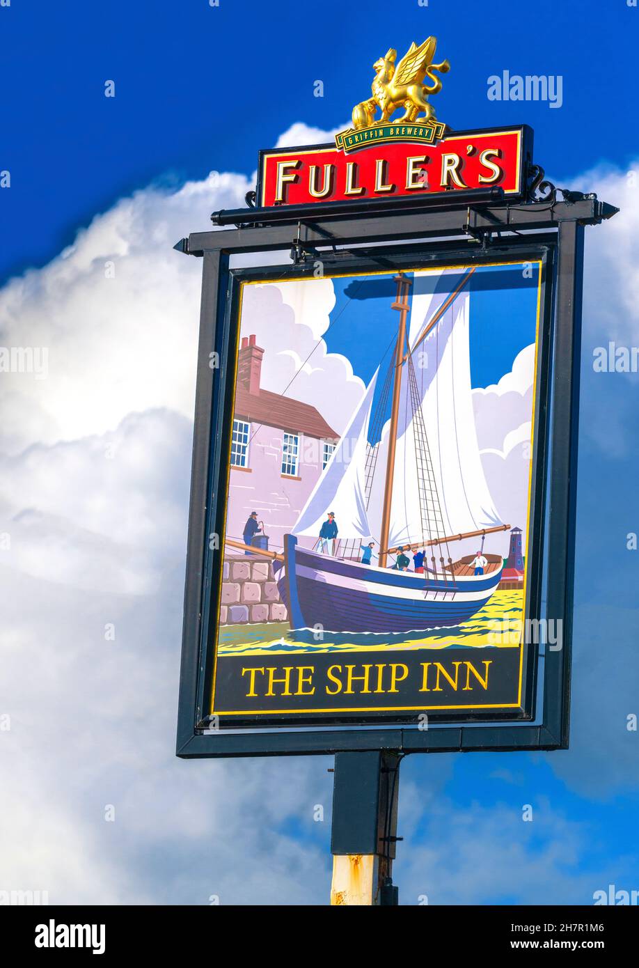 Op Art (Abkürzung für optische Kunst), mit Hintergrundwolken, die zu den Schilderwolken vor dem Ship Inn passen, einem öffentlichen Haus von Fullers, Langstone, Emsworth Stockfoto