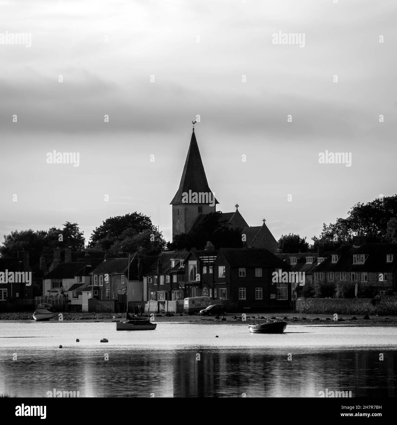 Schwarz-weißes Quadrat der Bosham Church, West Sussex, Großbritannien Stockfoto