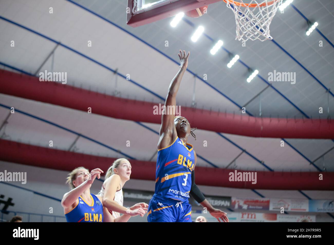 Palasport Taliercio, Venedig, Italien, 24. November 2021, Sydney Wallace (BLMA Montpellier) während Umana Reyer Venezia gegen BLMA Montpellier - Basketball Euroleague Women Championship Stockfoto