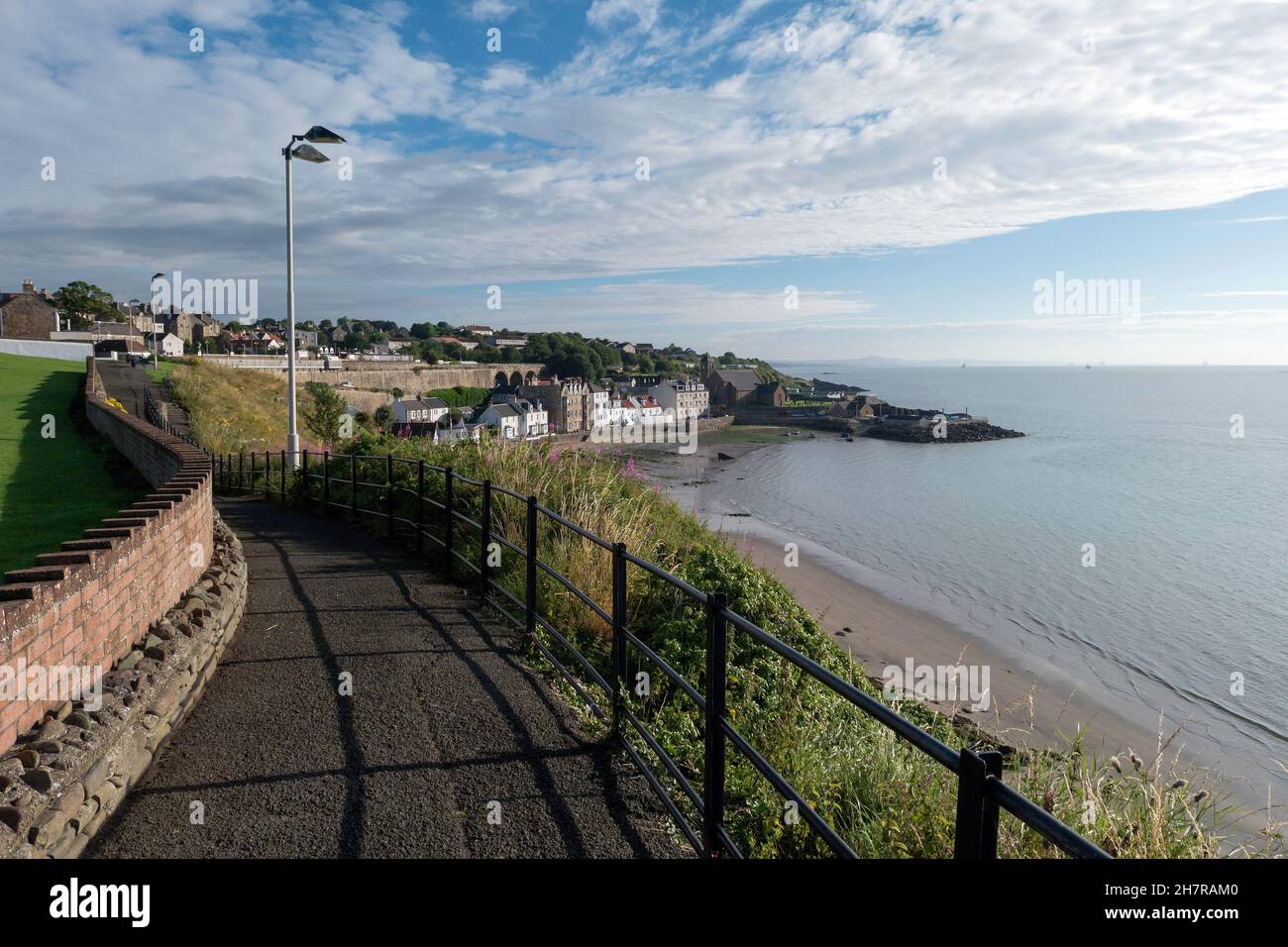 Der Fife Coastal Path verlässt Pettycur und fährt in Richtung Kinghorn, Fife, Schottland. Stockfoto