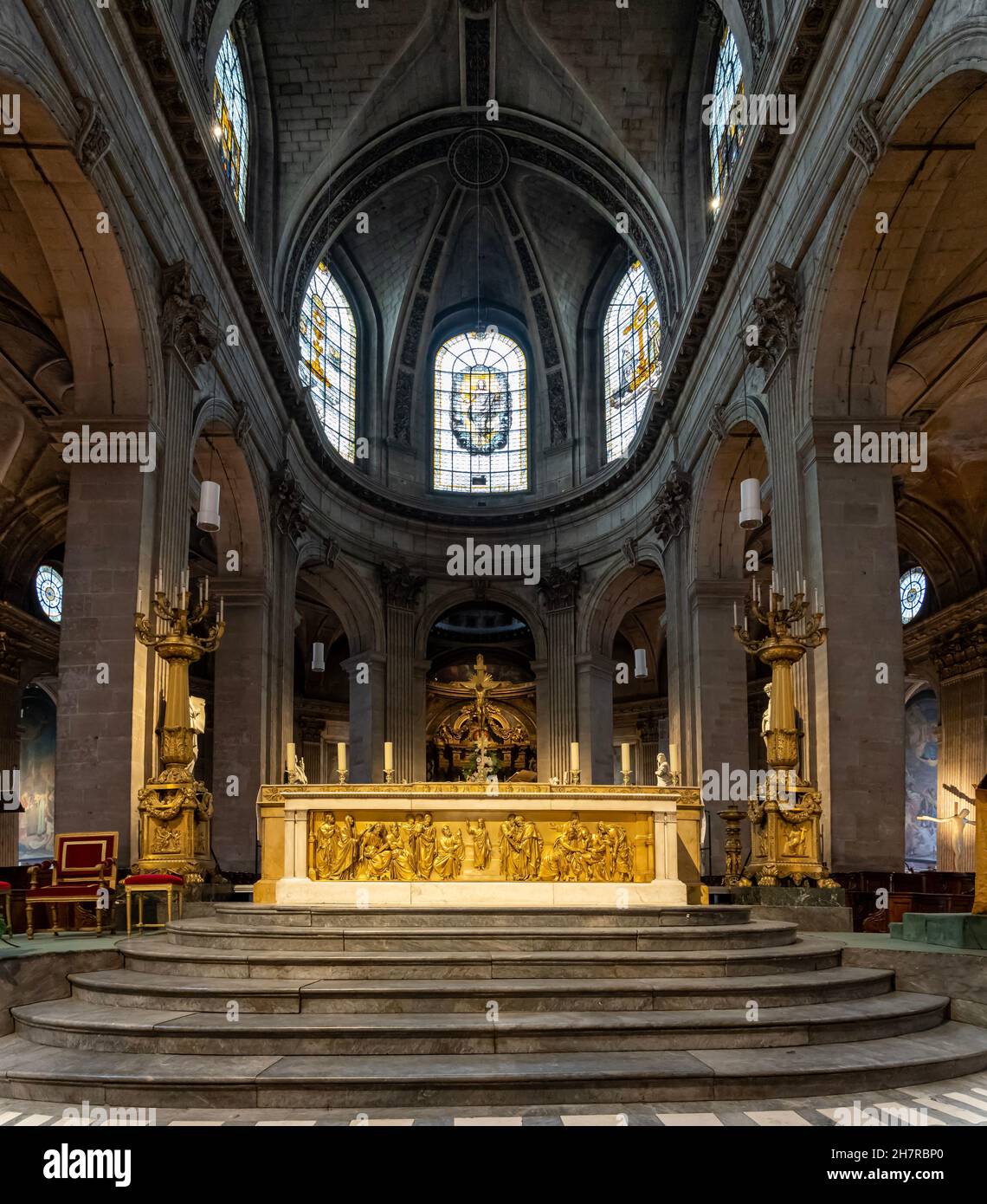Paris, Frankreich - 11 13 2021: Saint-Germain-des-Pres. Blick in die Kirche Saint-Sulpice Stockfoto