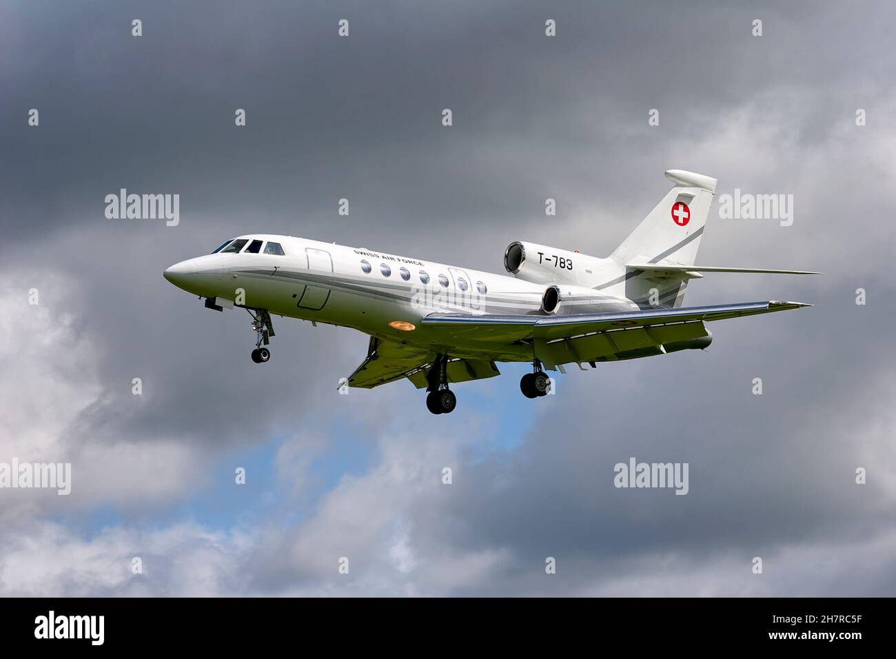 Yeovilton, Somerset, Großbritannien - 6 2007. Juli: Ein Dassault Falcon 50Ex der Schweizer Luftwaffe landet auf dem RNAS Yeovilton International Air Day 2007 Stockfoto