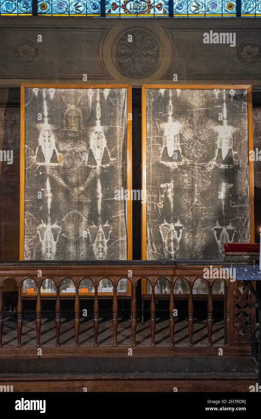 Paris, Frankreich - 11 13 2021: Saint-Germain-des-Pres. Blick in die Kirche Saint-Sulpice Stockfoto