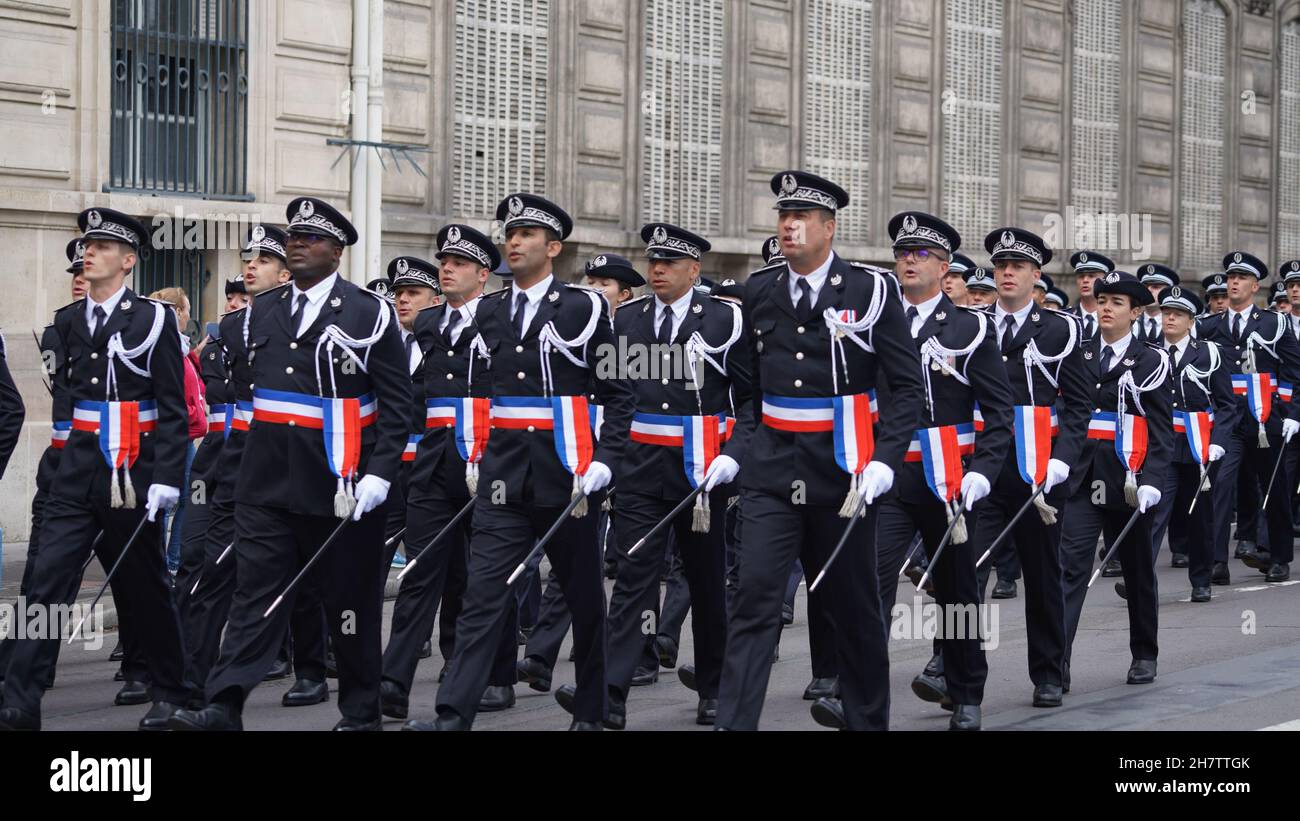 Ecole des comissaires de Police au défilé du 14 juillet 2021 à Paris. Stockfoto