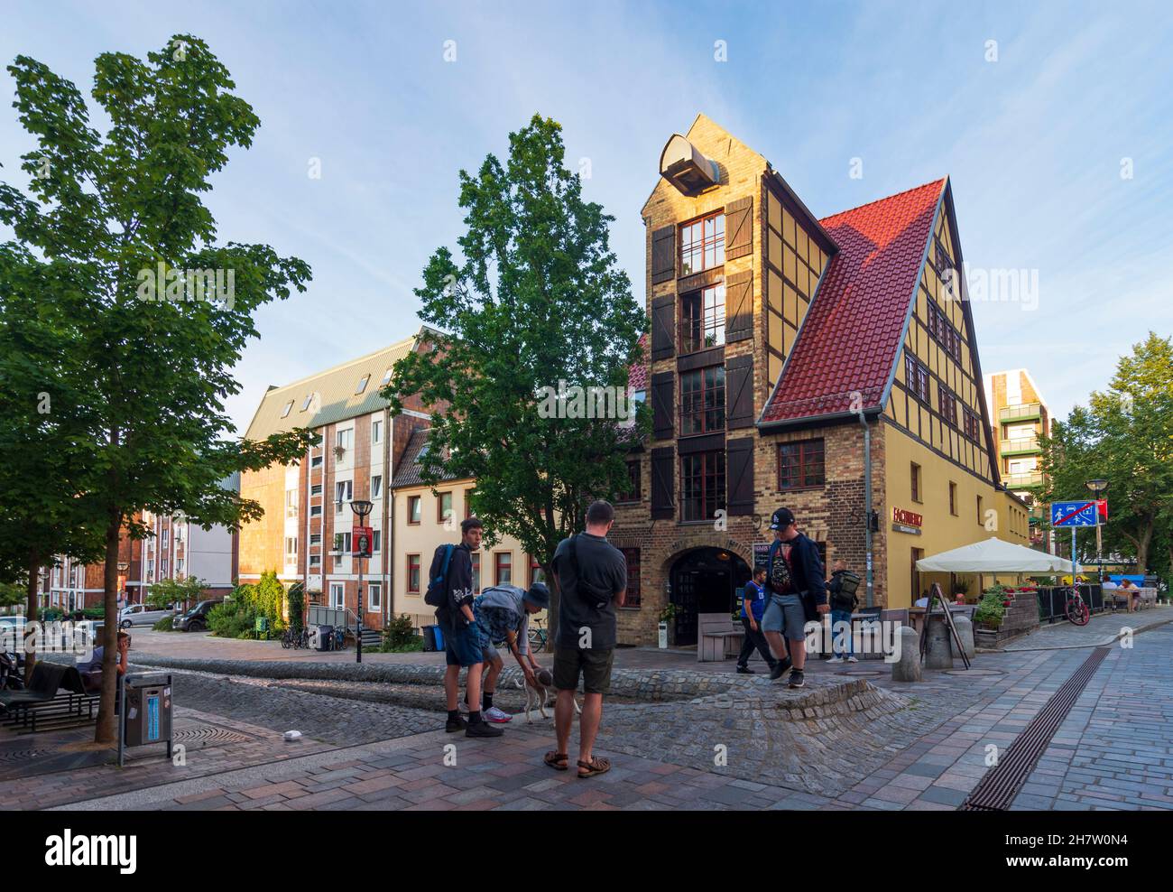 Rostock: Ehemaliges Lager Wittespeicher, heute Restaurant Zwanzig12 in Ostsee, Mecklenburg-Vorpommern, Deutschland Stockfoto