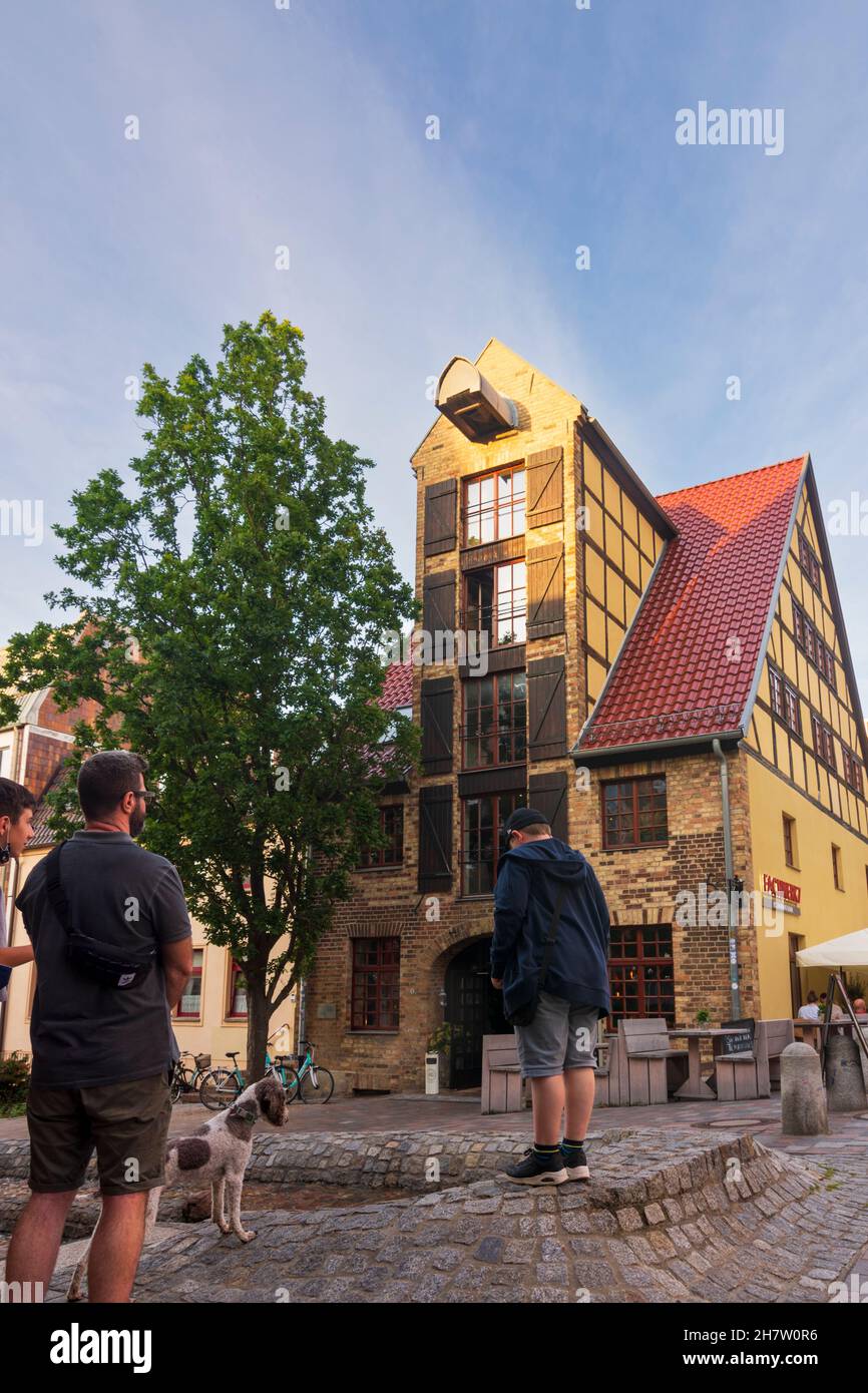 Rostock: Ehemaliges Lager Wittespeicher, heute Restaurant Zwanzig12 in Ostsee, Mecklenburg-Vorpommern, Deutschland Stockfoto