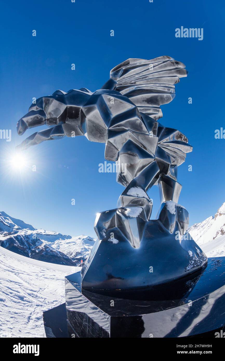Frankreich, Alpes-Maritimes (06) Auron. Monumentales Werk des Adlers von Nizza, der seine Gewächshäuser auf dem Gipfel von Blaison pflanzte (Saison 2017/2018) Stockfoto