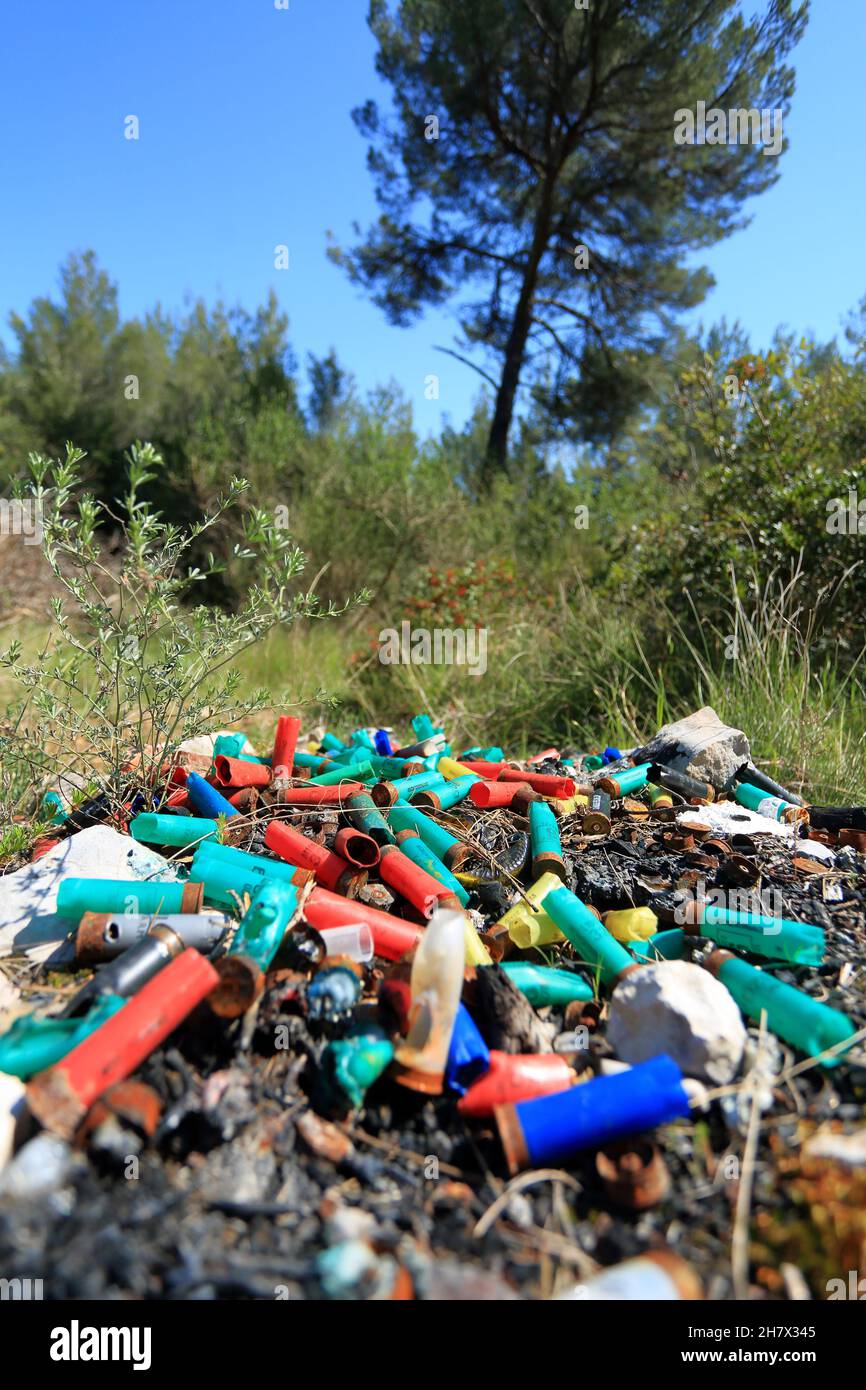 Hunter Verschmutzung, Runden auf dem Boden, Grasse, Alpes Maritimes, Region sud Stockfoto