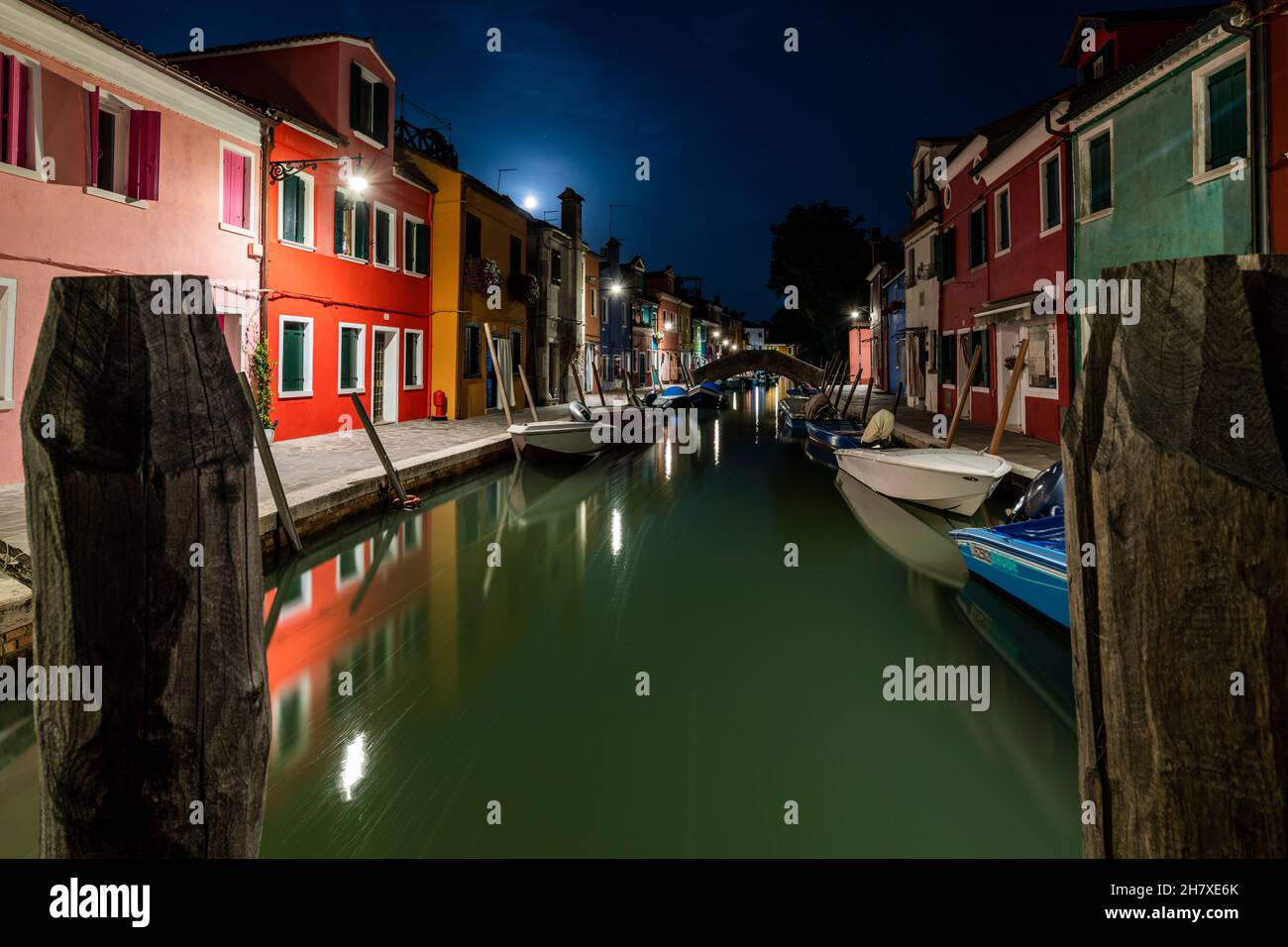 Nacht in Burano. Der Zauber Venedigs Stockfoto
