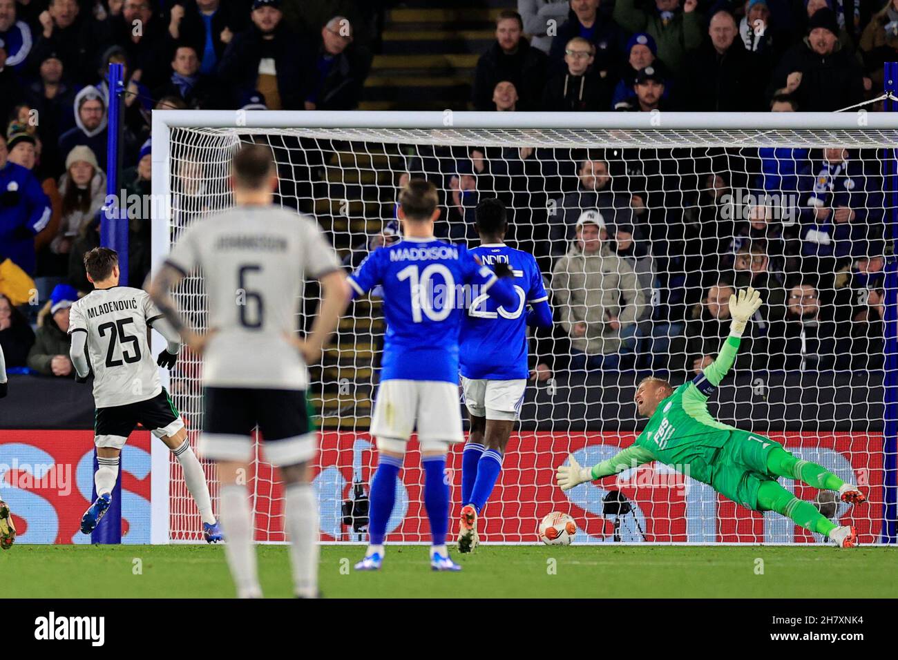 Filip Mladenovic #24 von Legia Warsaw erzielt 2-1 Punkte Stockfoto