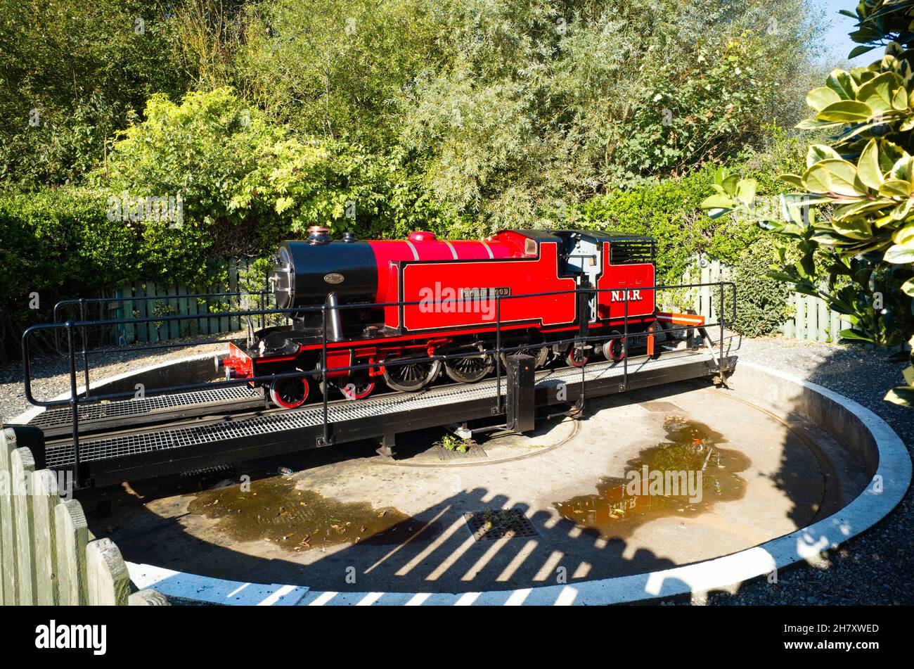 North Bay Railway zwanzig Zoll guage Diesel Lokomotive Robin Hood auf dem Drehteller an der Northern Endstation gedreht Stockfoto