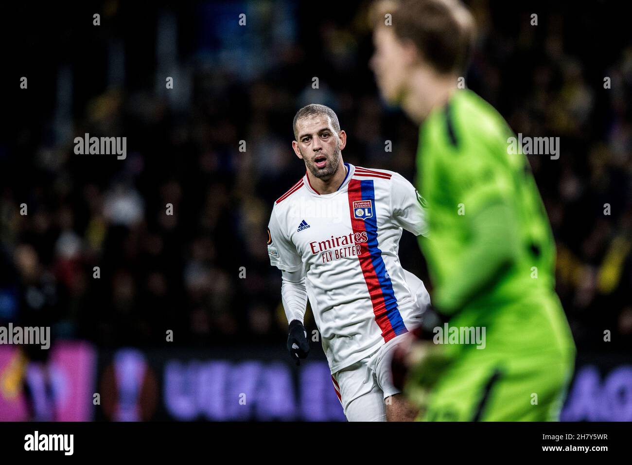 Broendby, Dänemark. 25th. November 2021. Islam Slimani (20) aus Lyon während des UEFA Europa League-Spiels zwischen Broendby IF und Lyon im Broendby-Stadion in Broendby. (Foto: Gonzales Photo/Alamy Live News Stockfoto