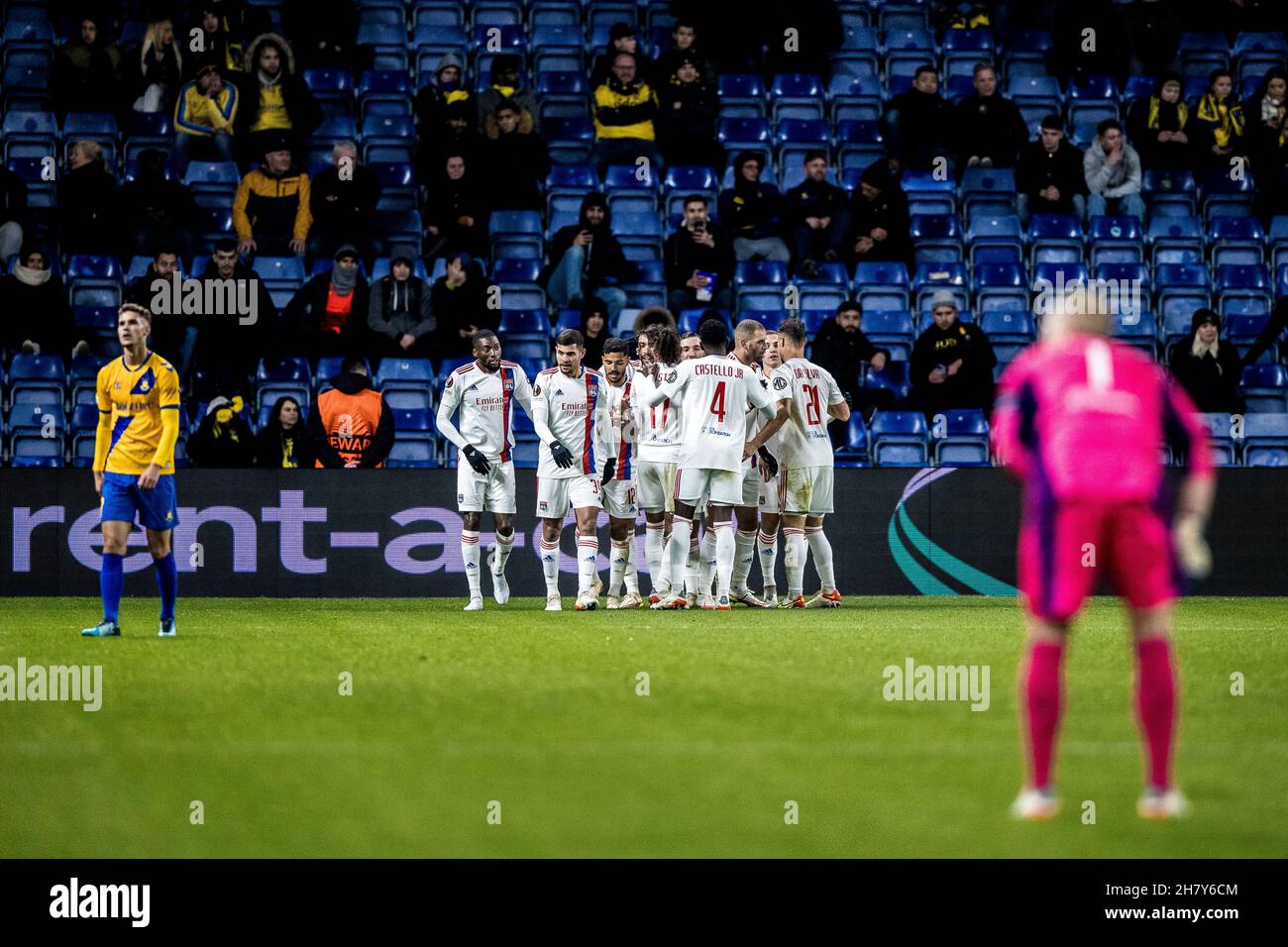 Broendby, Dänemark. 25th. November 2021. Islam Slimani (20) aus Lyon erzielt beim UEFA Europa League-Spiel zwischen Broendby IF und Lyon im Broendby-Stadion in Broendby 1-3 Punkte. (Foto: Gonzales Photo/Alamy Live News Stockfoto