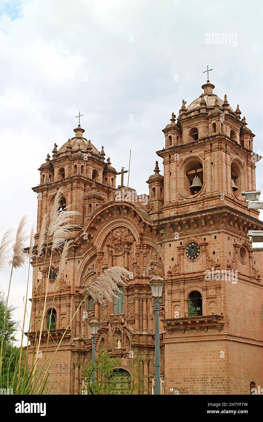 Spanische Barockarchitektur Stil der Kirche der Gesellschaft Jesu oder Iglesia de la Compania de Jesus Fassade, Historisches Zentrum von Cusco, Peru Stockfoto