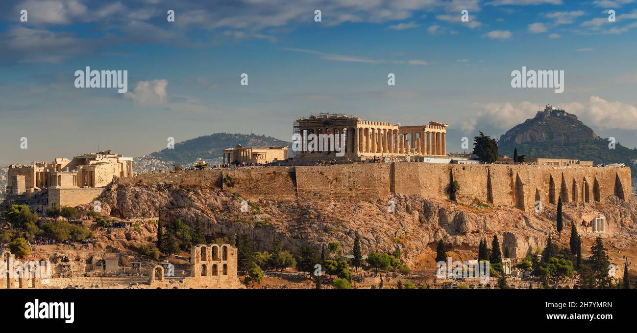 Akropolis von Athen bei Sonnenuntergang mit dem Parthenon-Tempel, Griechenland Stockfoto