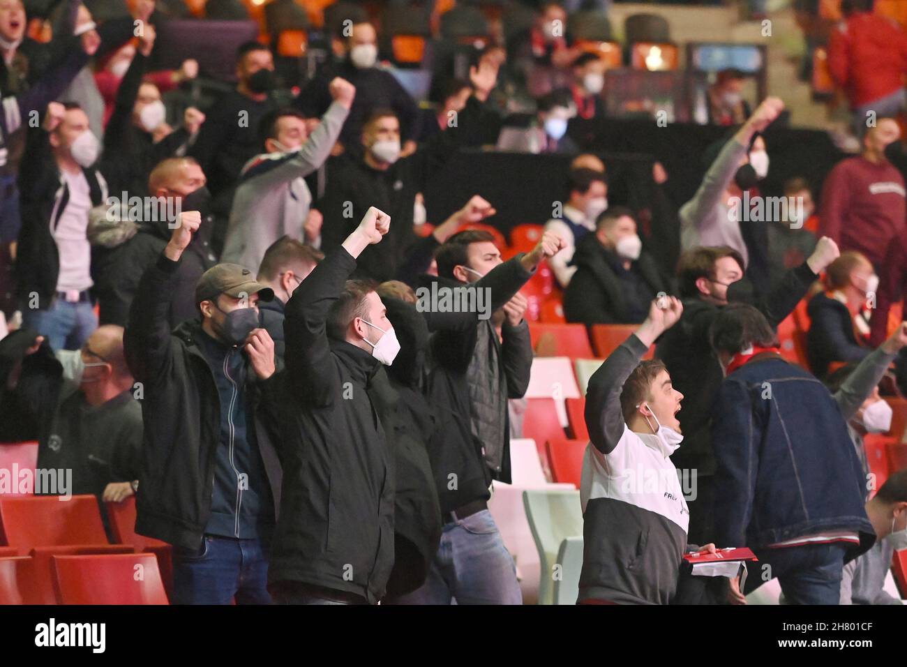 Eskalation, mitgleider, Fans, Fußballfans, Schickeria, Wut, Wut, Bellen, Jahreshauptversammlung 2021 des FC Bayern München e.V. am 25th. November 2021 im AUDI DOME. Stockfoto