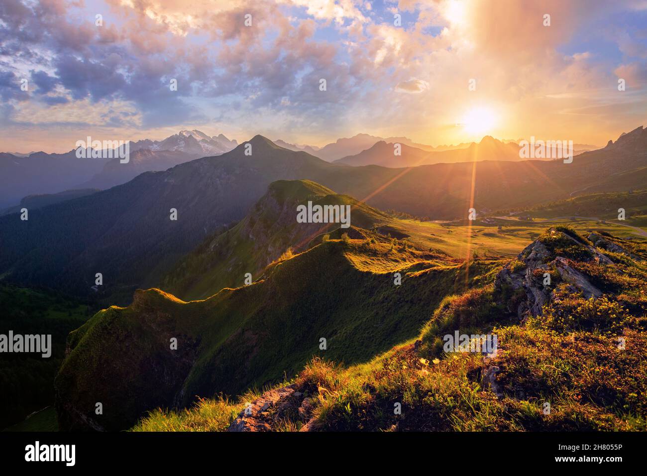sunset in summer on Passo di Giau, Dolomites, Italy Stockfoto