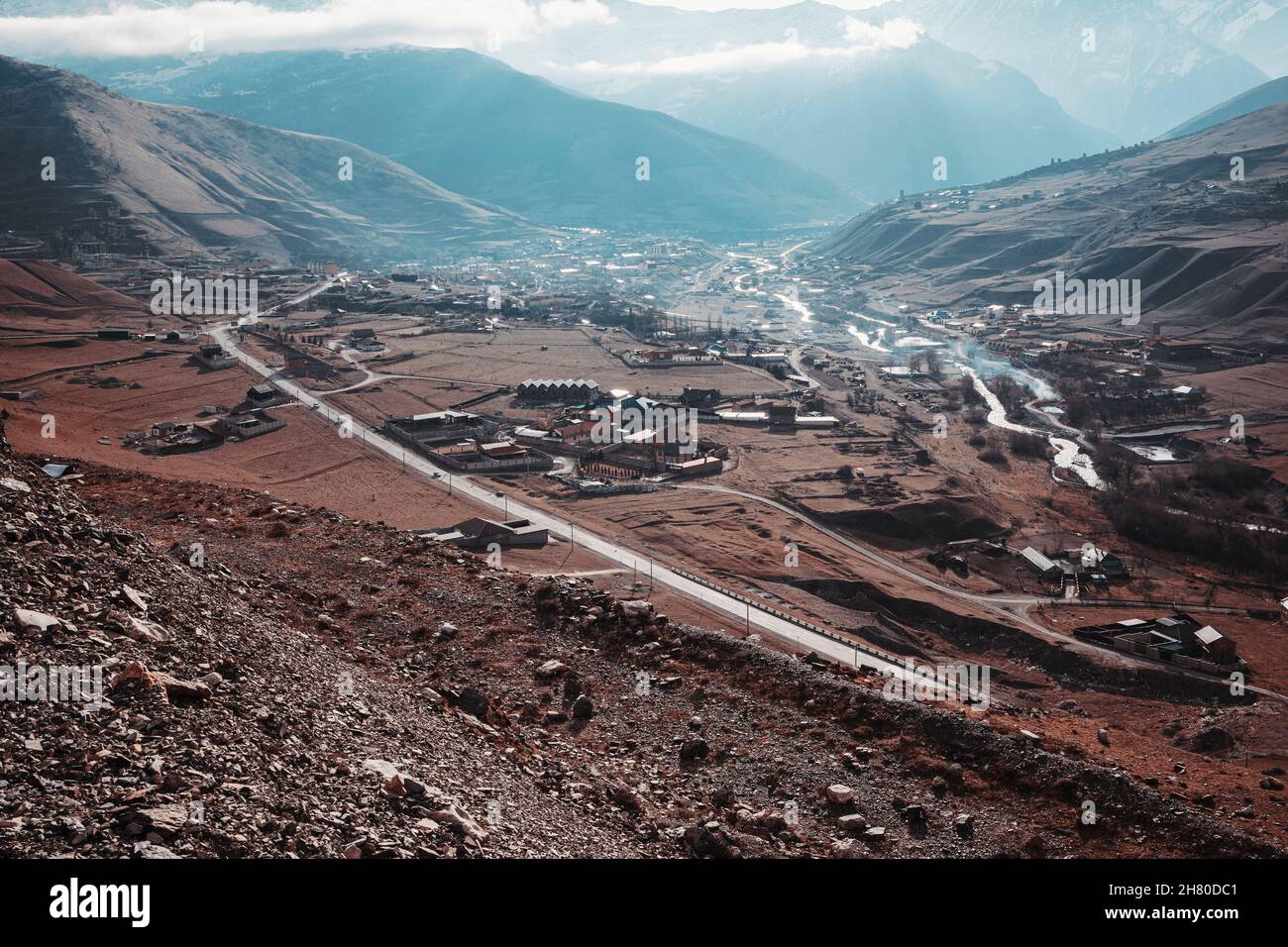 Hochgebirgsdorf. Blick von oben. Nordossetien, Republik Alanien, Russland Stockfoto