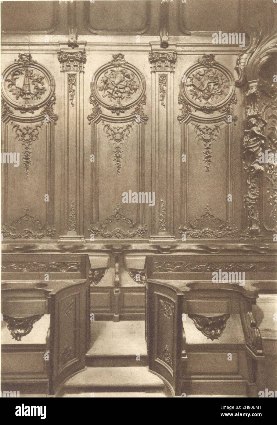BAS-RHIN. Stalles de L'Eglise Saint-Niclolas ein Haguenau 1929 alter Vintage-Druck Stockfoto
