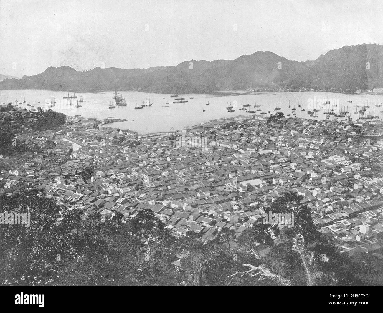 JAPAN. Nagasaki - Panoramablick auf die Stadt 1895 alte antike Druckbild Stockfoto
