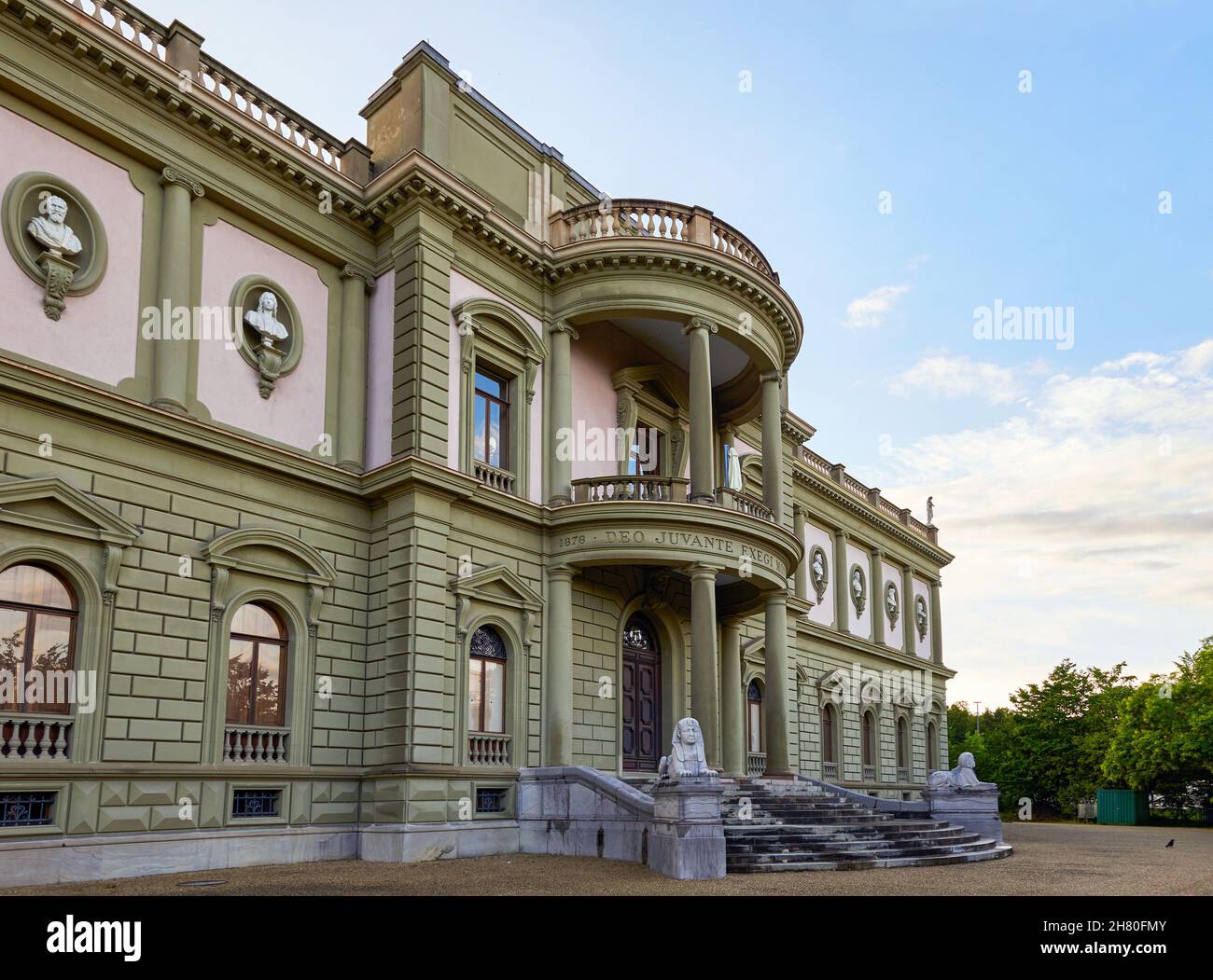 Blick auf das Glas- und Keramikmuseum im Ariana-Park, Genf Stockfoto