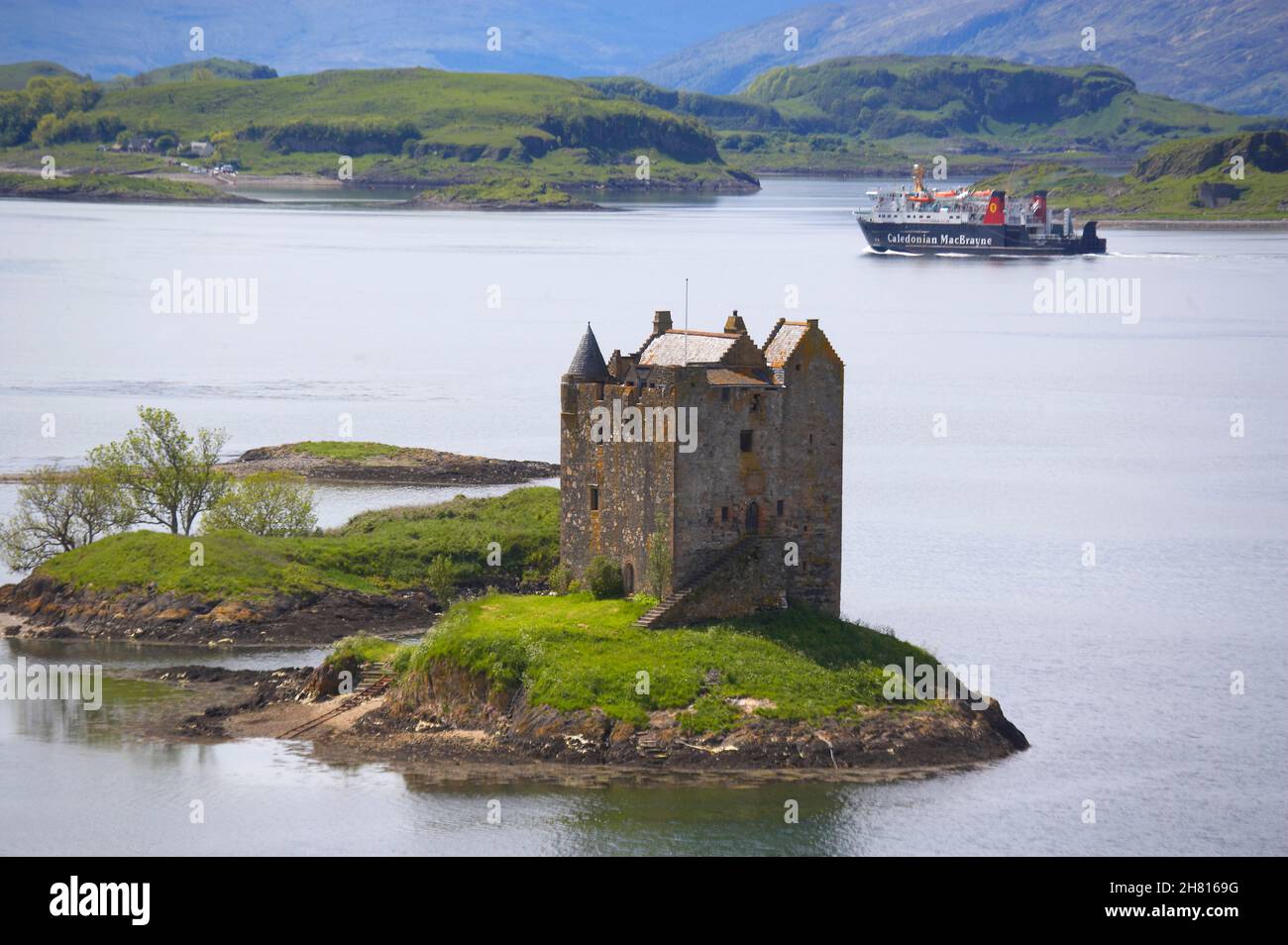 M.V.Lord von den Inseln vorbei Castle Stalker, Appin, Argyll Stockfoto