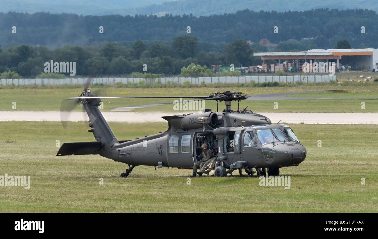 UG-60 Blackhawk der slowakischen Luftwaffe landete im Rahmen der SIAF Air Show auf dem Sliac Air Port Stockfoto