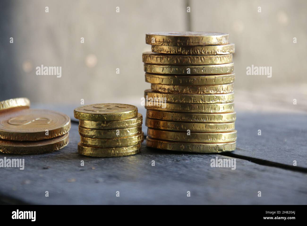 Kreativer finanzieller Hintergrund, Gewinnwachstumsdiagramm, Vintage-Stil Stockfoto