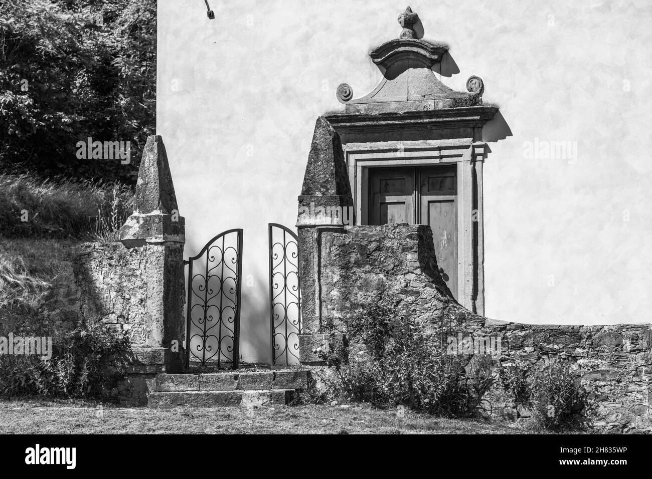 Der Collio Friulano. Hügel von Bauernhäusern und Weinbergen Stockfoto