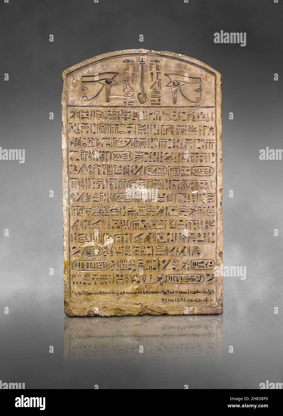 Ptolemäische ägyptische Stele von an-em-Heri, 217 v. Chr., Saqqara. Kunsthistorisches Museum Wien ALS 153. Liomestone H 72 cm, B 43,5 cm. Die Standardelemente Stockfoto