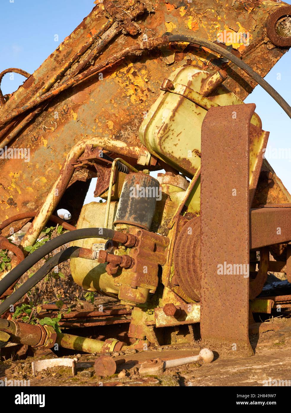 Alte verlassene rostige Hydraulikanlagen Stockfoto