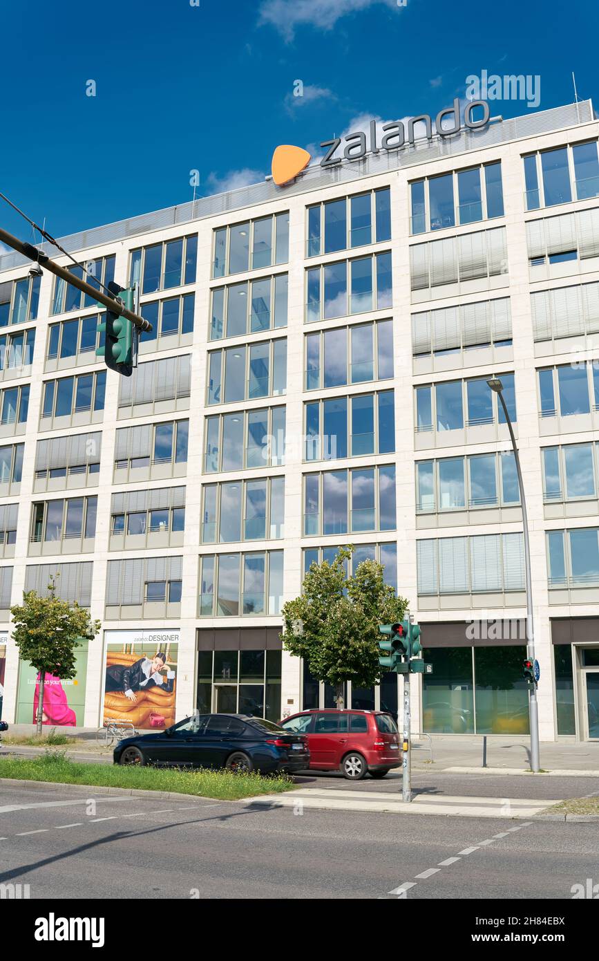 Hauptsitz des Online-Händlers Zalando in der Berliner Innenstadt. Zalando ist ein deutscher Händler für Schuhe, Mode und Kosmetik Stockfoto