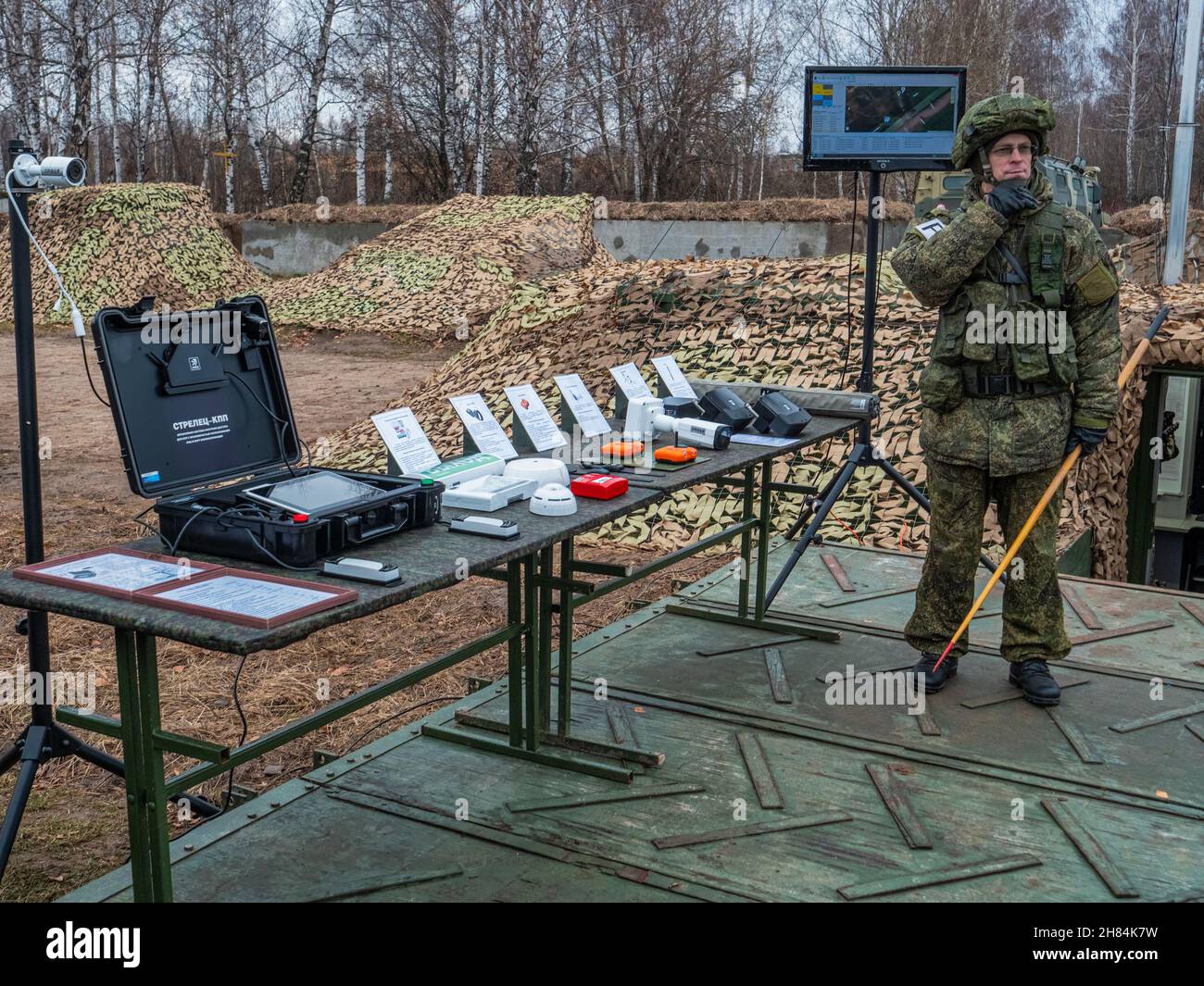 Kasan, Russland. 08. November 2021. Ausbildung von Soldaten in neuen Techniken. Armeeübungen der Länder der Organisation des Vertrags über die kollektive Sicherheit Stockfoto