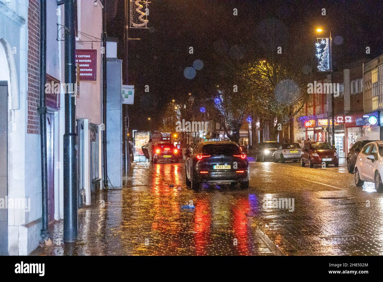 Brentwood Essex 27th Nov. 2021 Brentwood High Street und Umgebung als Covid-19-Variante des Konzerns (B 1,1.529), Omicron, wurde in Brentwood Essex identifiziert die Regierung hat bekannt gegeben Kredit: Ian Davidson/Alamy Live News Stockfoto