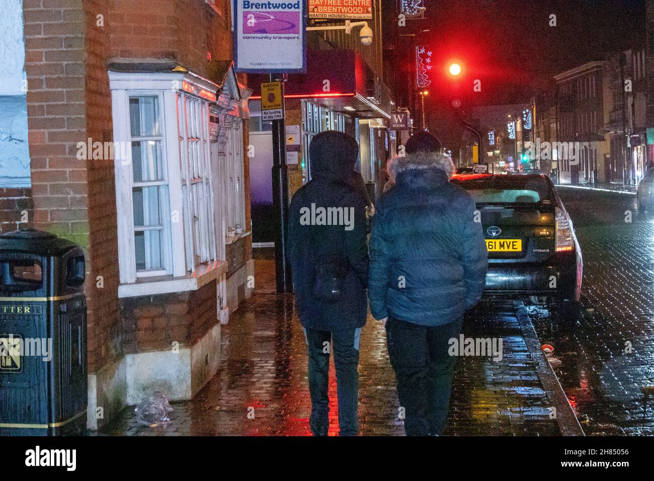 Brentwood, Großbritannien. 27th. November 2021. Brentwood Essex 27th Nov. 2021 Brentwood High Street und Umgebung als Covid-19-Variante des Konzerns (B 1,1.529), Omicron, wurde in Brentwood Essex identifiziert die Regierung hat bekannt gegeben Kredit: Ian Davidson/Alamy Live News Stockfoto